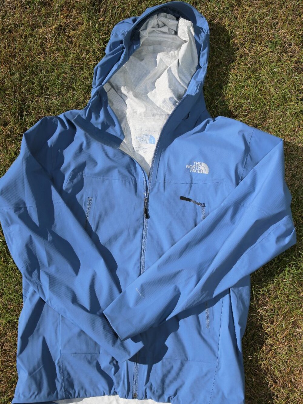 The North Face, DryVent rain/wind jacket, men's medium, light blue